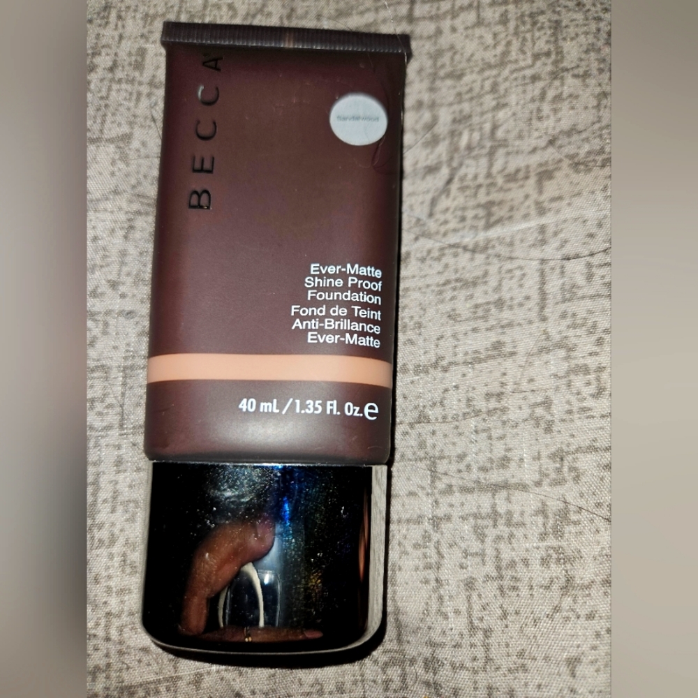 Becca Makeup (Sandlewood)